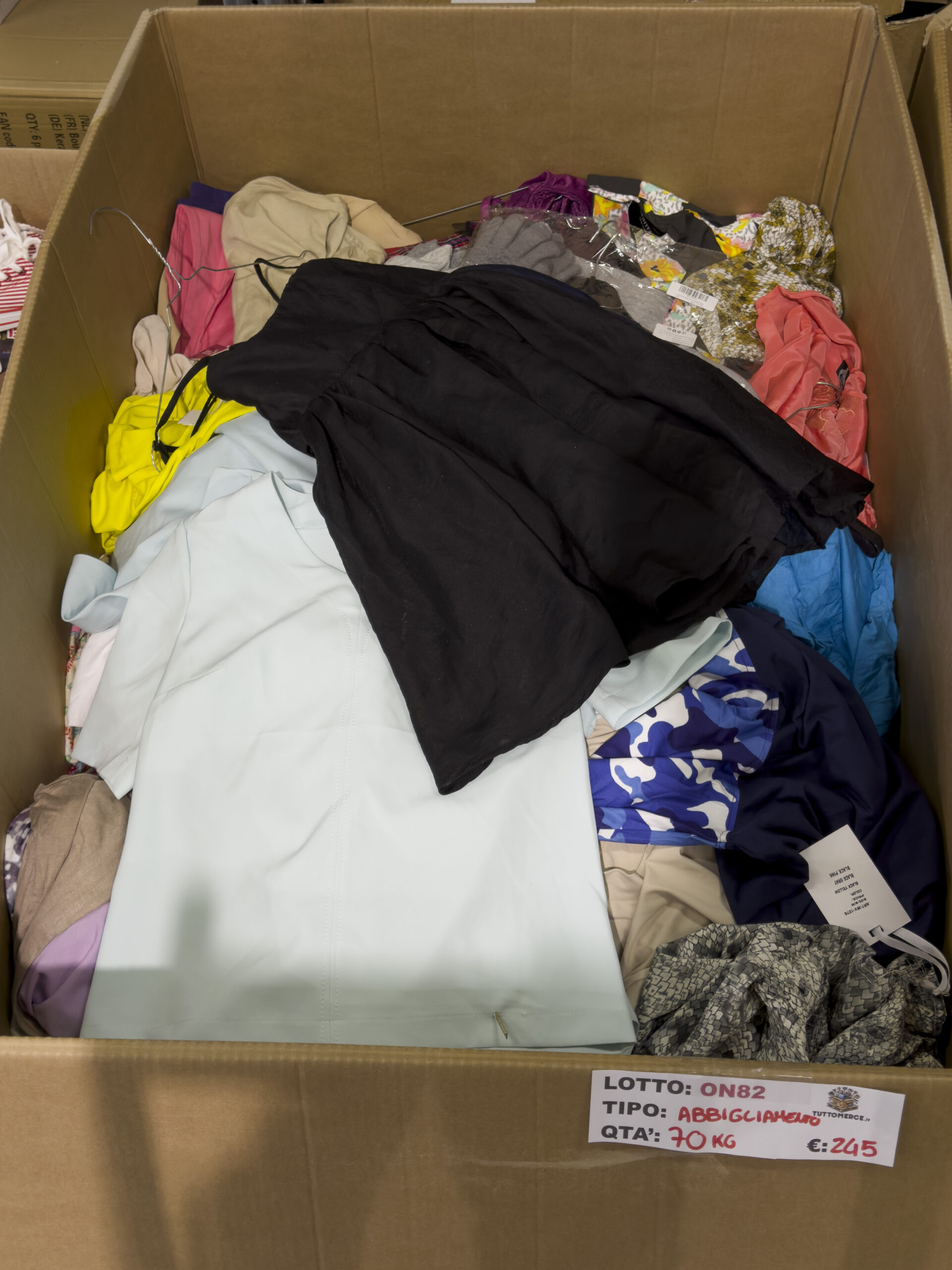 Mix Abbigliamento – ON82